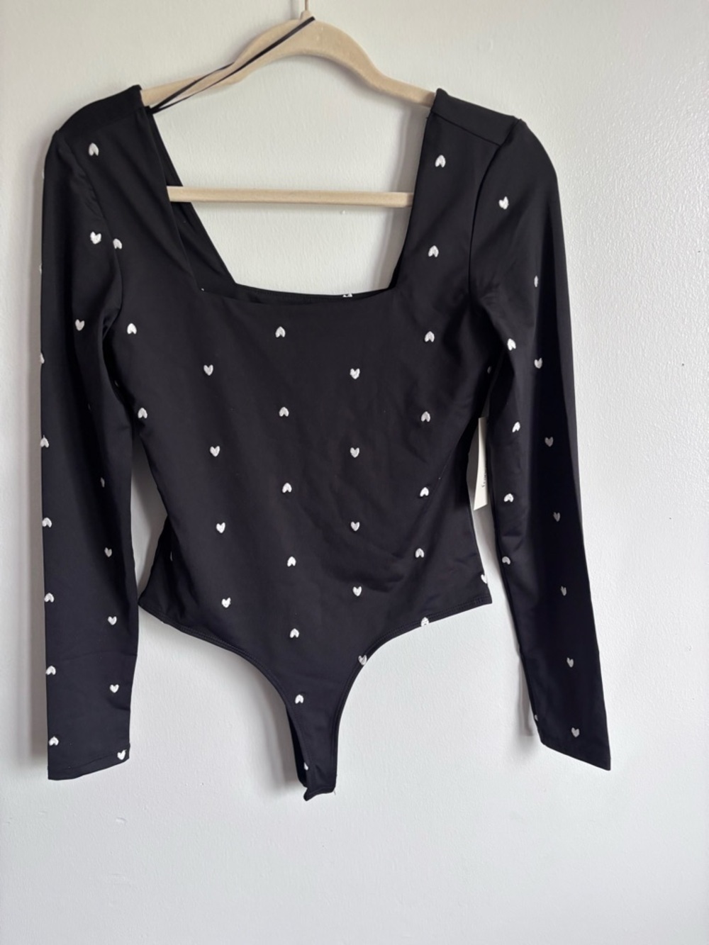 NWT Francesca's Yummi Black Heart Print Long-Sleeve Bodysuit size Small